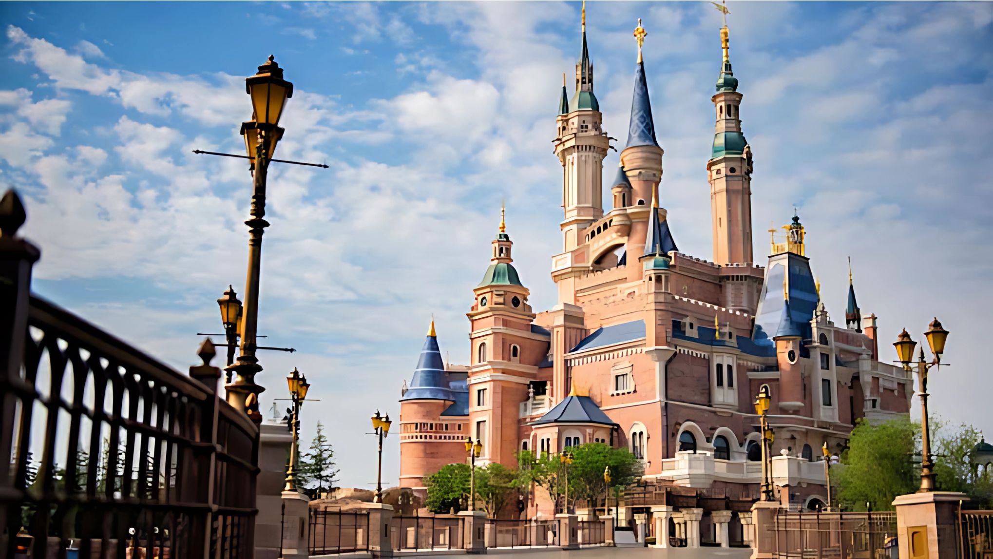 Disneyland มีที่ไหนบ้าง Hong Kong Disneyland, China